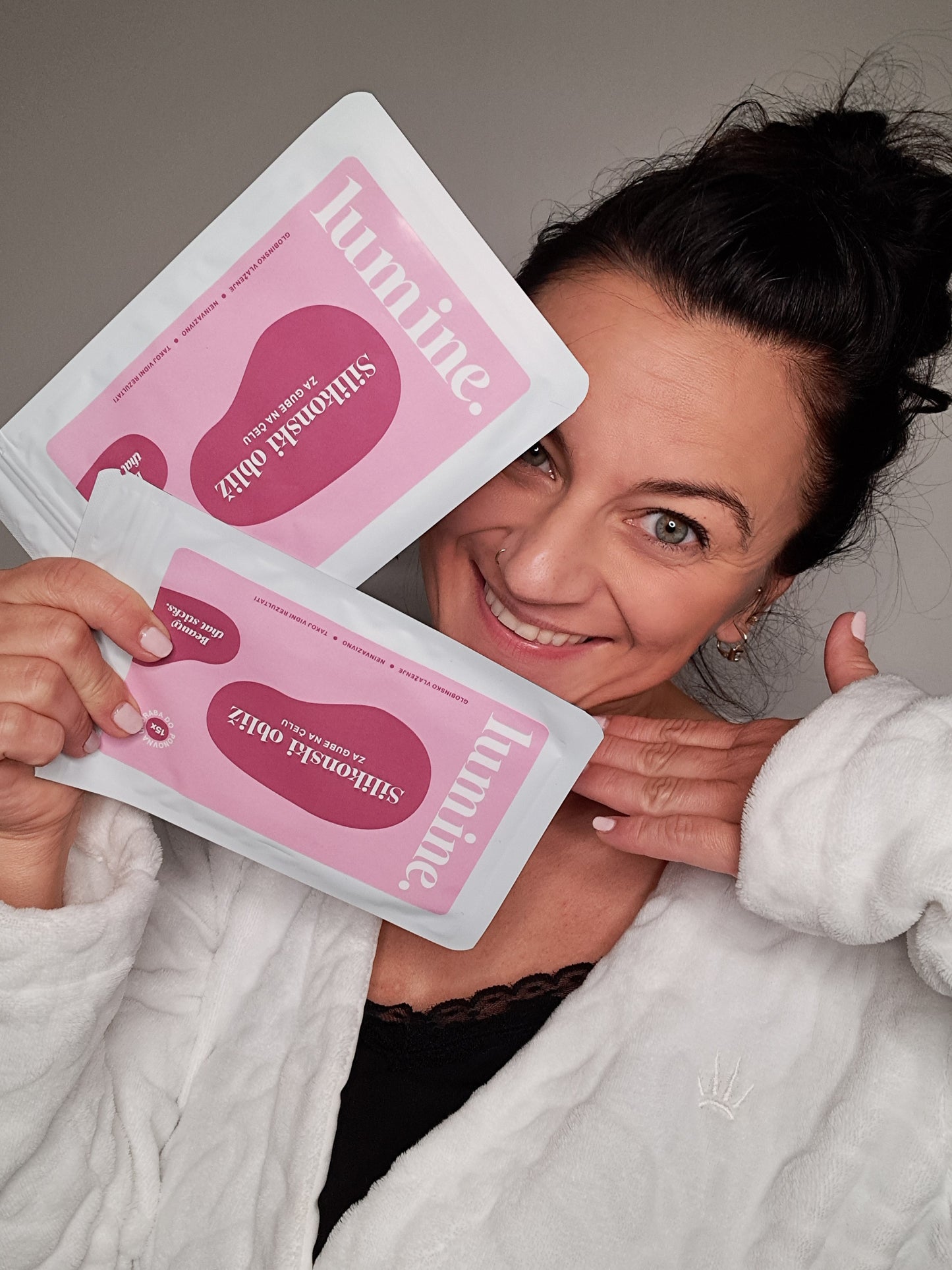 Silikonová náplast proti vráskám na hrudi