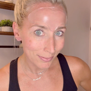 Silikonová náplast na vrásky na čele